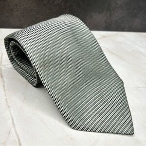 Stafford 61” Silk Houndstooth Tie in Black and Gray